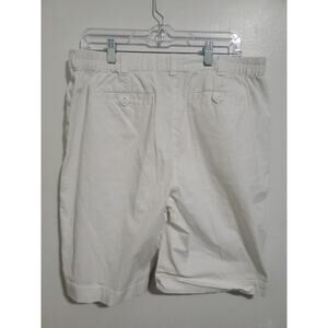 Karen Scott White Cotton Shorts. Size 16